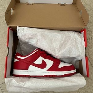 Nike Dunk Low ‘University Red’